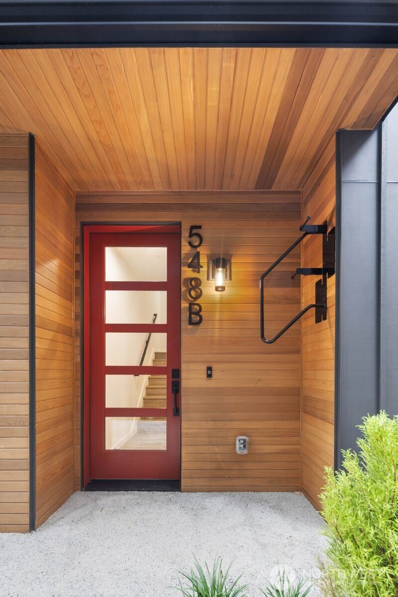 548 South Cloverdale Street, Unit B Seattle, WA 98108 - Photo 4 of 36