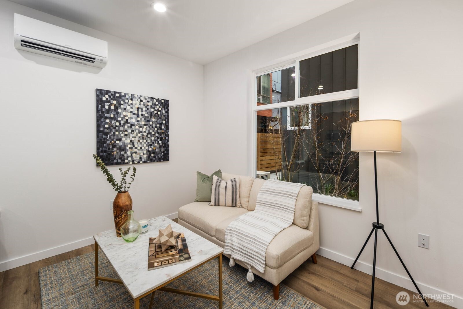 548 South Cloverdale Street, Unit B Seattle, WA 98108 - Photo 8 of 36