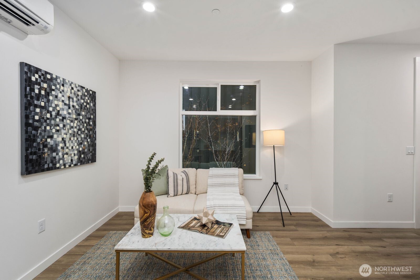 548 South Cloverdale Street, Unit B Seattle, WA 98108 - Photo 9 of 36