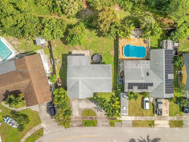 $455,000 | 1027 Southwest 49th Terrace, Margate, FL 33068