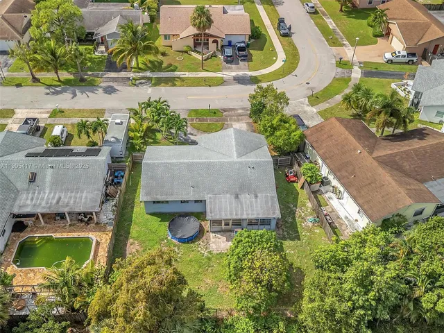 $455,000 | 1027 Southwest 49th Terrace, Margate, FL 33068