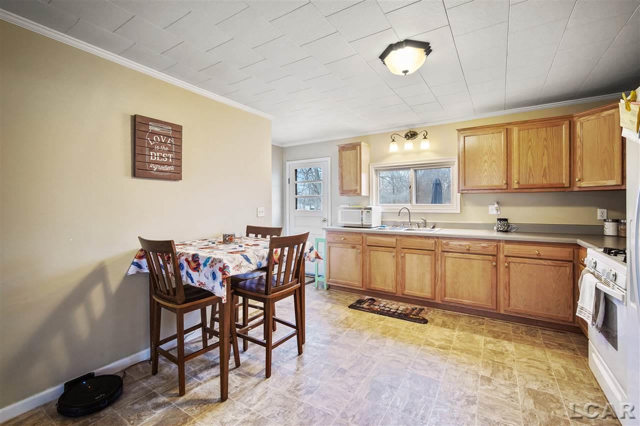 1021 Sutton Road Adrian, MI 49221 - Photo 8 of 28 50032326-7.JPG