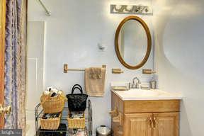 1336 W Street Northwest Washington, DC 20009 - Photo 6 of 30 Bath