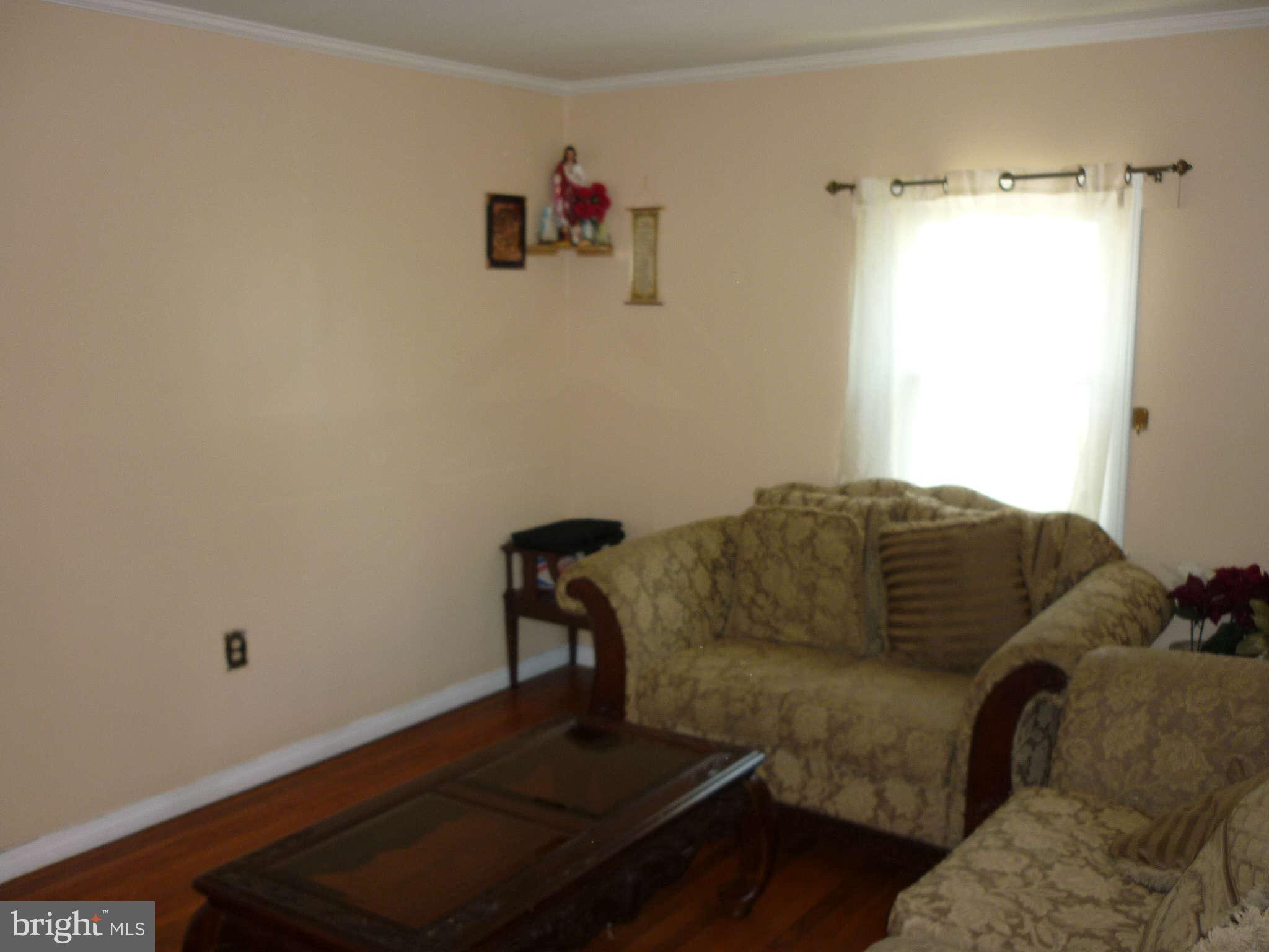 4225 Round Hill Road Silver Spring, MD 20906 - Photo 3 of 14 Family Room
