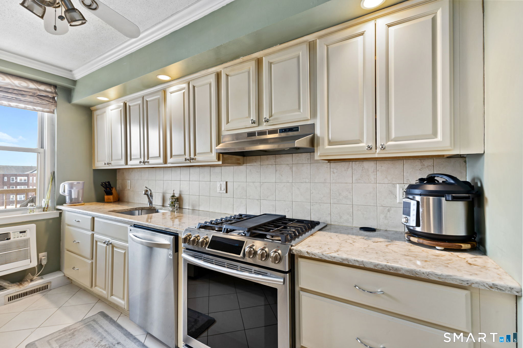 65 Glenbrook Road, Unit 6C Stamford, CT 06902 - Photo 11 of 26