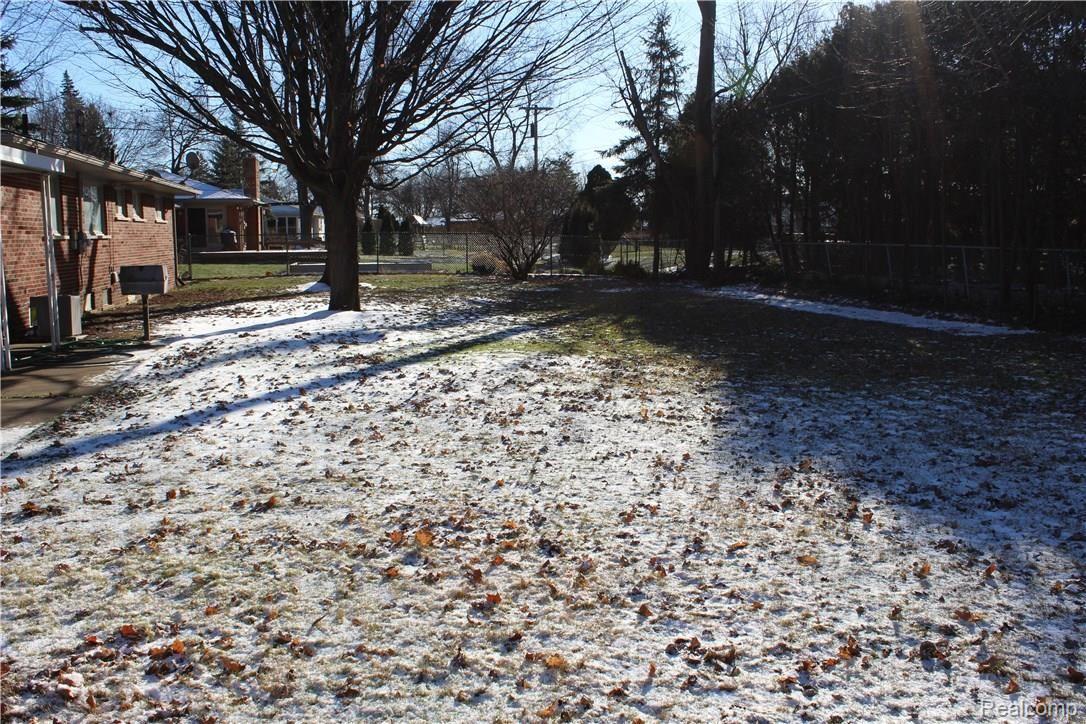28391 Bay Tree Road Farmington, MI 48334 - Photo 6 of 74 IMG_0007.JPG