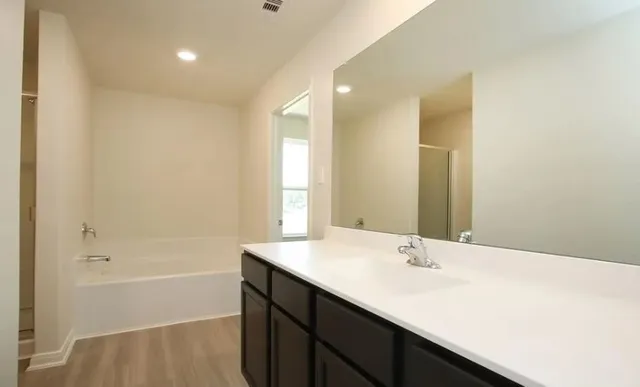 $1,895 | 549 Bains Street, Brookshire, TX 77423