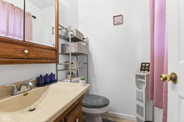 $235,000 | 602 Meadows Drive, Mooresville, IN 46158