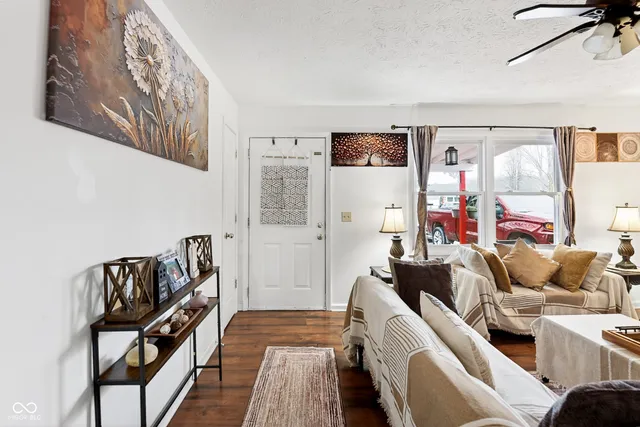 $235,000 | 602 Meadows Drive, Mooresville, IN 46158