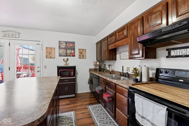 $235,000 | 602 Meadows Drive, Mooresville, IN 46158