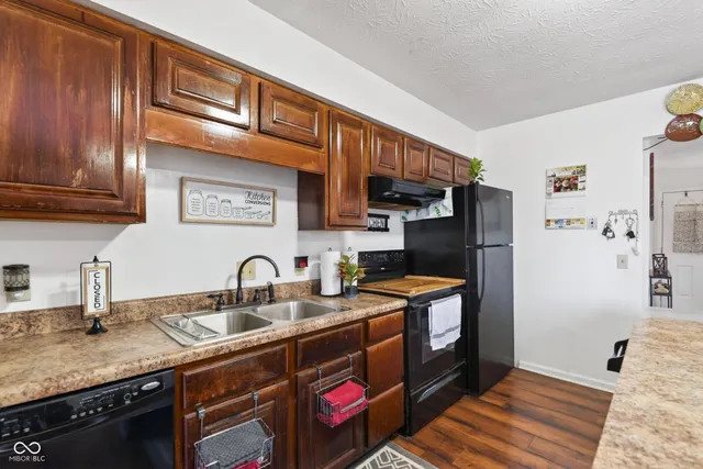 $235,000 | 602 Meadows Drive, Mooresville, IN 46158