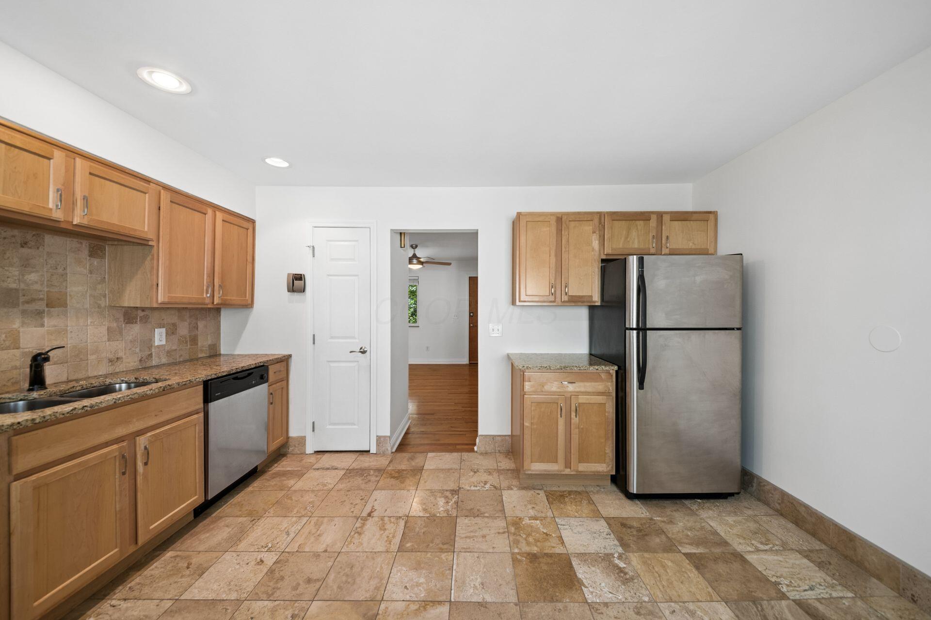 328 Fenway Road, Unit D Columbus, OH 43214 - Photo 20 of 35 328 D Fenway kitchen to living