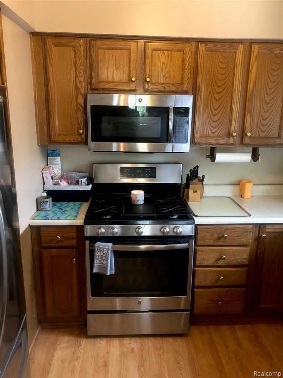25956 Reeck Road Woodhaven, MI 48183 - Photo 7 of 19