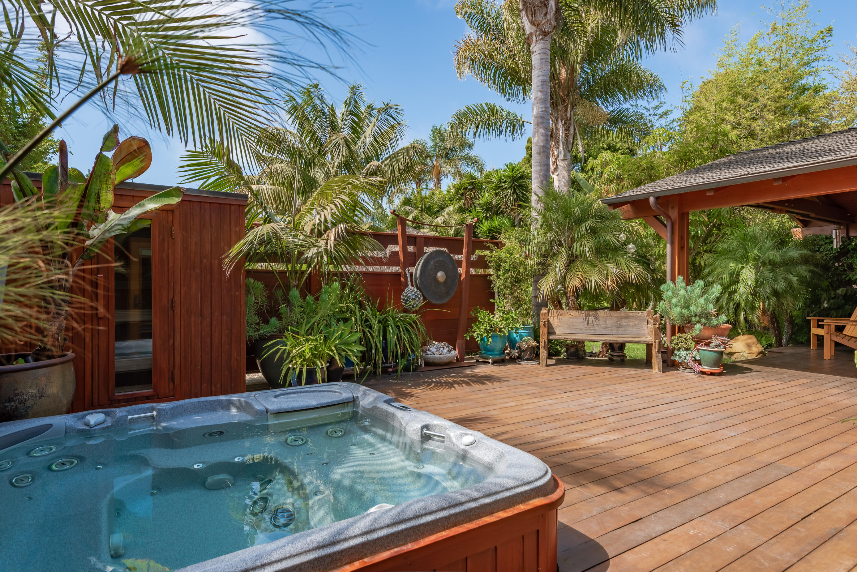 Rear Jacuzzi Deck