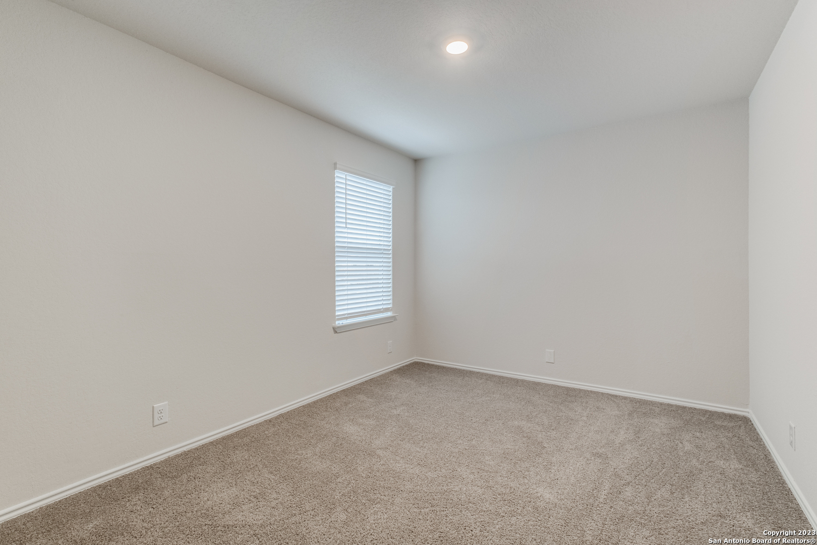 9558 Ranch Loop San Antonio, TX 78254 - Photo 8 of 12