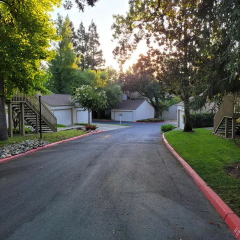 $359,900 | 3900 Park Cir Lane, Unit C, Carmichael, CA 95608