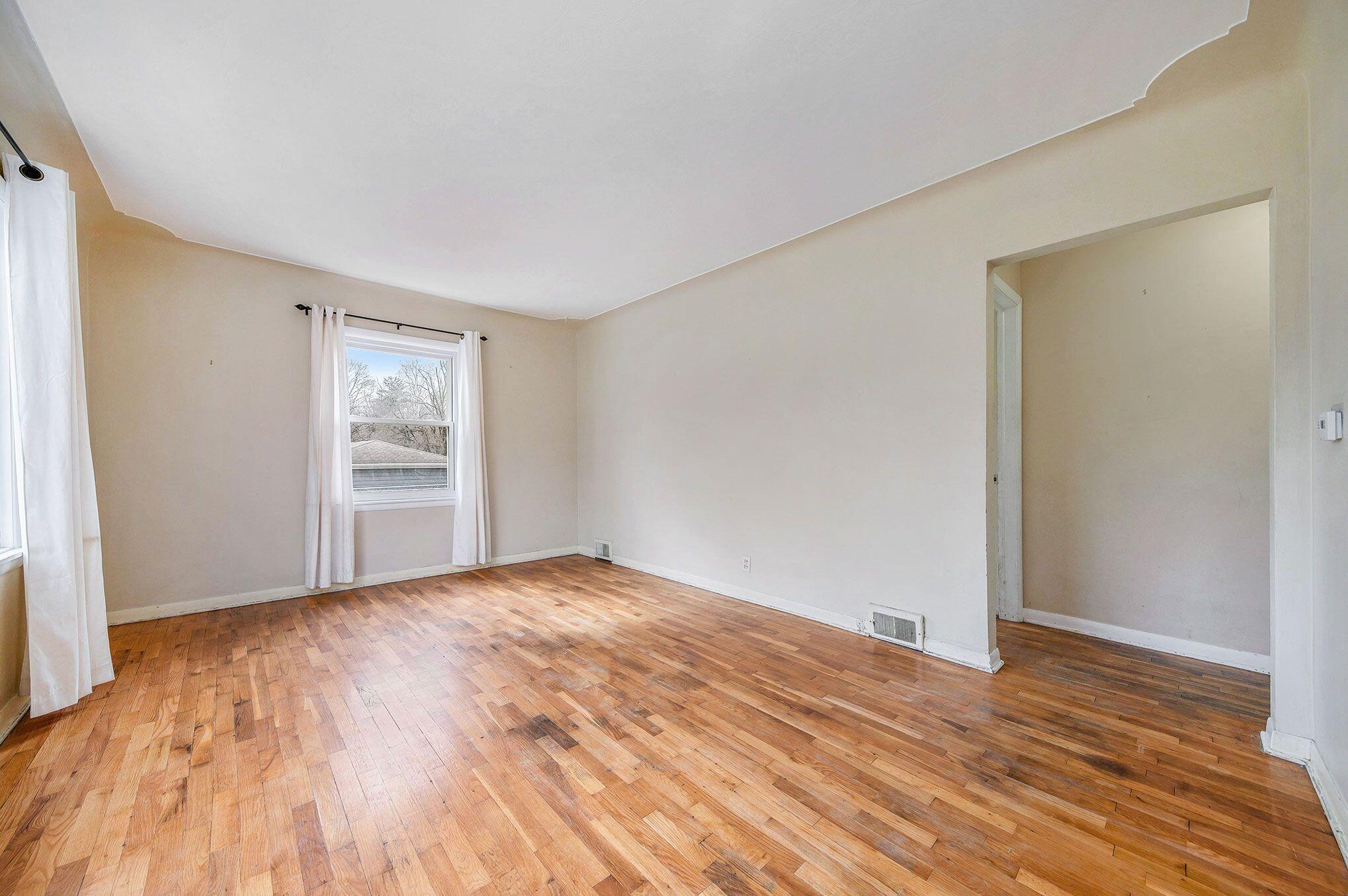 3207 Random Road Kalamazoo, MI 49004 - Photo 2 of 14 1HkCrjdw
