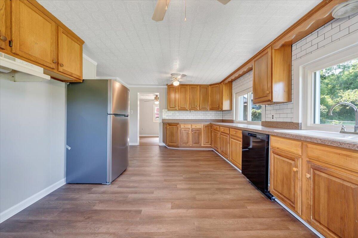 6058 Old Rte 11 Dublin, VA 24084 - Photo 13 of 42 13-MIB06974