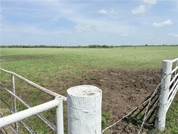 $1,200,000 | 22176 East 1100th Road, Pleasanton, KS 66075