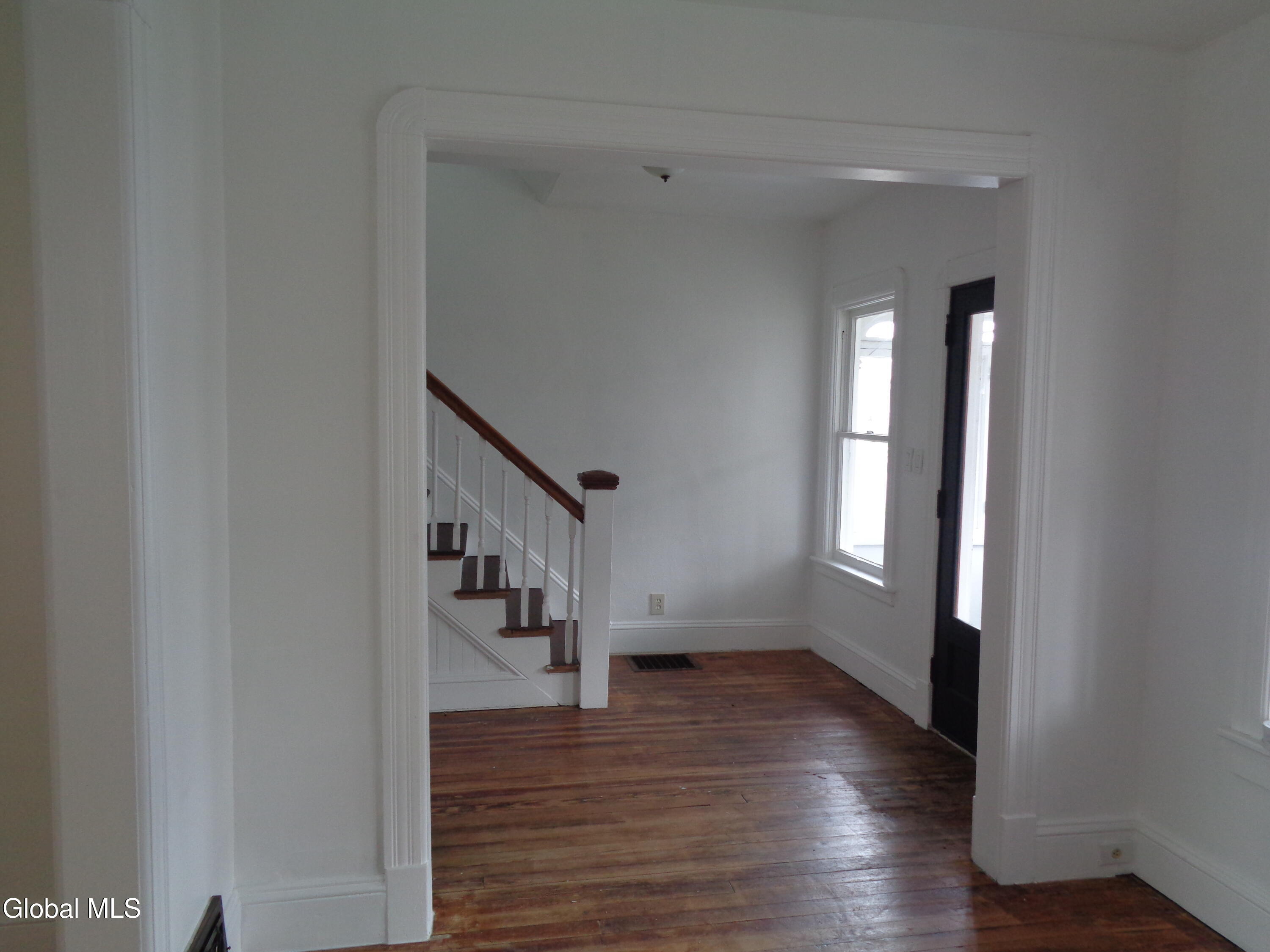 821 Holland Road Schenectady, NY 12303 - Photo 3 of 21 DSC02980
