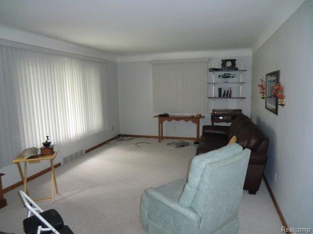 2995 Culbertson Avenue Rochester, MI 48307 - Photo 5 of 17 CIMG2499.JPG