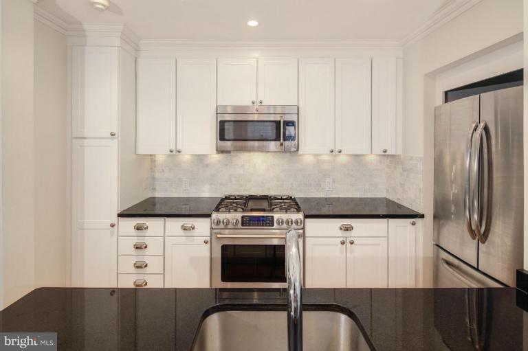 2030 Tunlaw Road Northwest Washington, DC 20007 - Photo 11 of 30 Kitchen