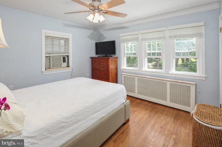 2030 Tunlaw Road Northwest Washington, DC 20007 - Photo 15 of 30 Bedroom (Master)