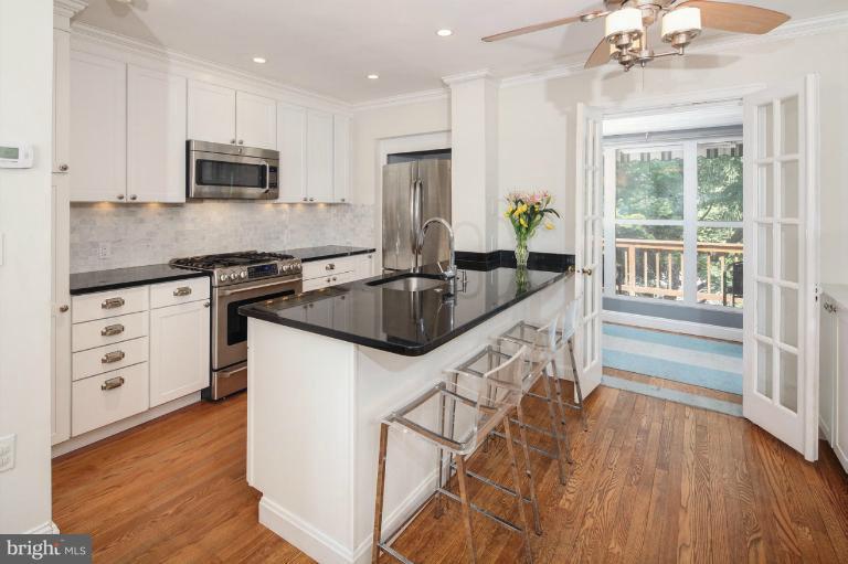 2030 Tunlaw Road Northwest Washington, DC 20007 - Photo 18 of 30 Kitchen