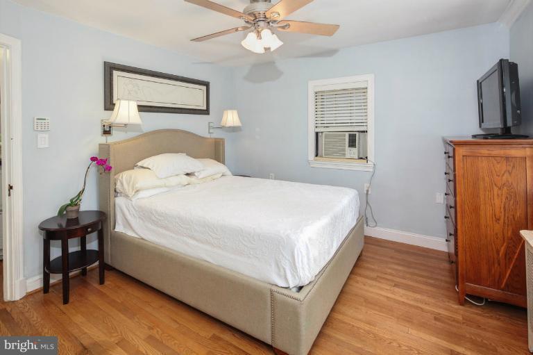 2030 Tunlaw Road Northwest Washington, DC 20007 - Photo 21 of 30 Bedroom (Master)
