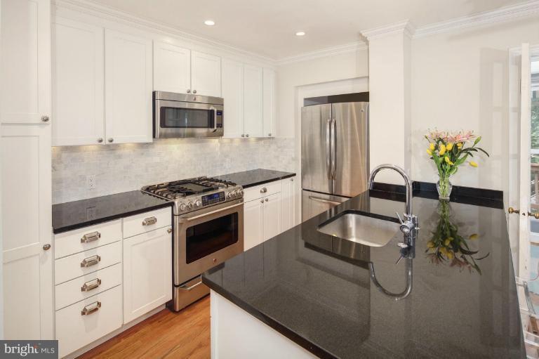 2030 Tunlaw Road Northwest Washington, DC 20007 - Photo 27 of 30 Kitchen