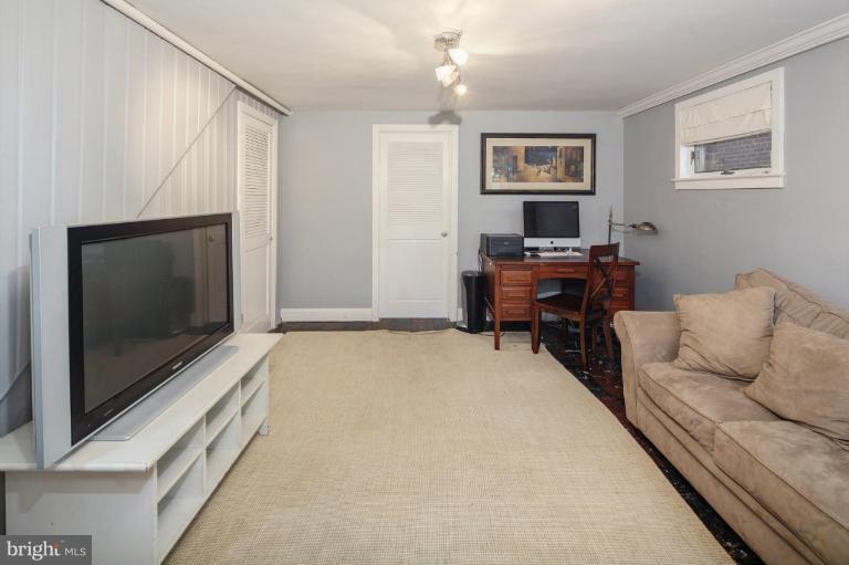 2030 Tunlaw Road Northwest Washington, DC 20007 - Photo 28 of 30 Bedroom