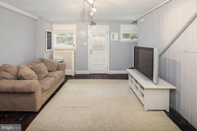 2030 Tunlaw Road Northwest Washington, DC 20007 - Photo 10 of 30 Bedroom