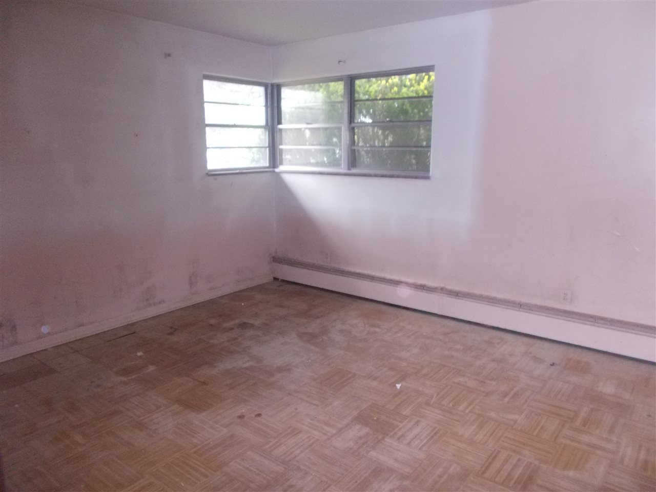 3255 Mackin Road Flint, MI 48504 - Photo 9 of 13 50077194-8.JPG