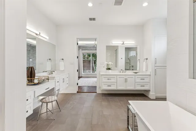 $2,995,000 | 5960 Williamstown Road, Dallas, TX 75230