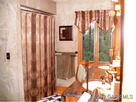 1004 Commerce Road Staunton, VA 24401 - Photo 14 of 35 Gallery Image 14