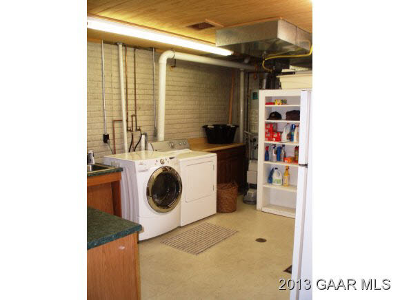 1004 Commerce Road Staunton, VA 24401 - Photo 25 of 35 Gallery Image 25