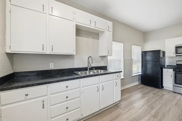 $219,900 | 3018 Sappington Place, Fort Worth, TX 76116