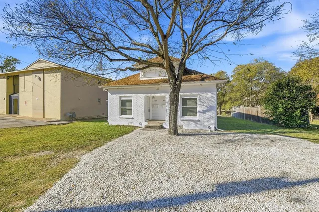 $219,900 | 3018 Sappington Place, Fort Worth, TX 76116