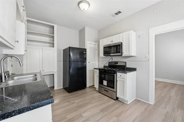 $219,900 | 3018 Sappington Place, Fort Worth, TX 76116