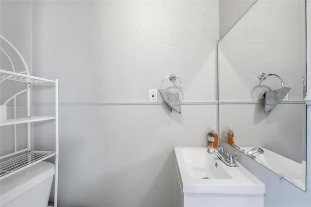 $219,900 | 3018 Sappington Place, Fort Worth, TX 76116