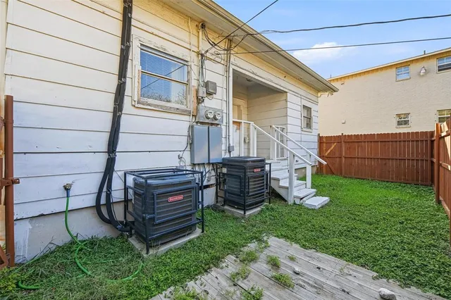 $219,900 | 3018 Sappington Place, Fort Worth, TX 76116