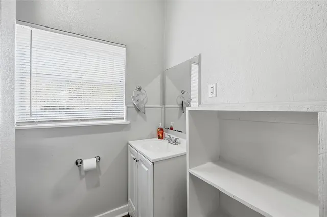 $219,900 | 3018 Sappington Place, Fort Worth, TX 76116