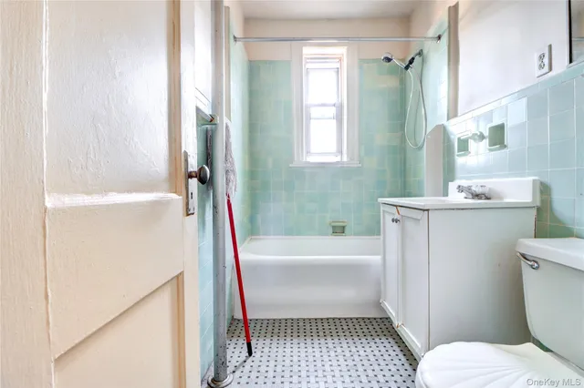 $1,600,000 | 88-01 107th Street | Richmond Hill