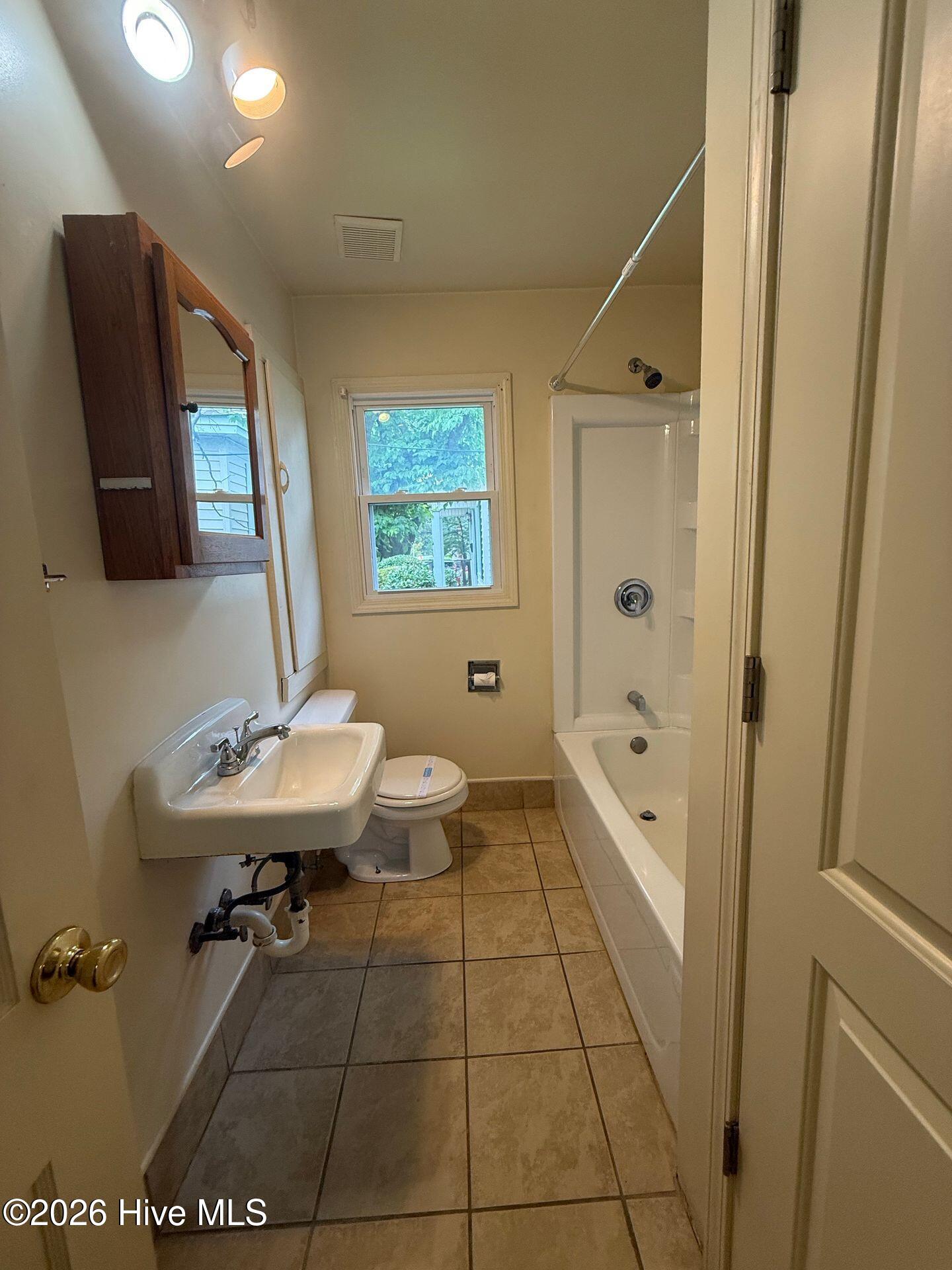 6 Ruth Street, Unit B Jacksonville, NC 28540 - Photo 5 of 5