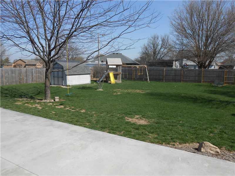 379 Independence Road Greenfield, IN 46140 - Photo 3 of 11