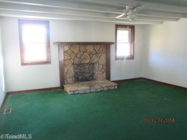 601 Snead Road Winston-Salem, NC 27103 - Photo 2 of 5 Living Room.