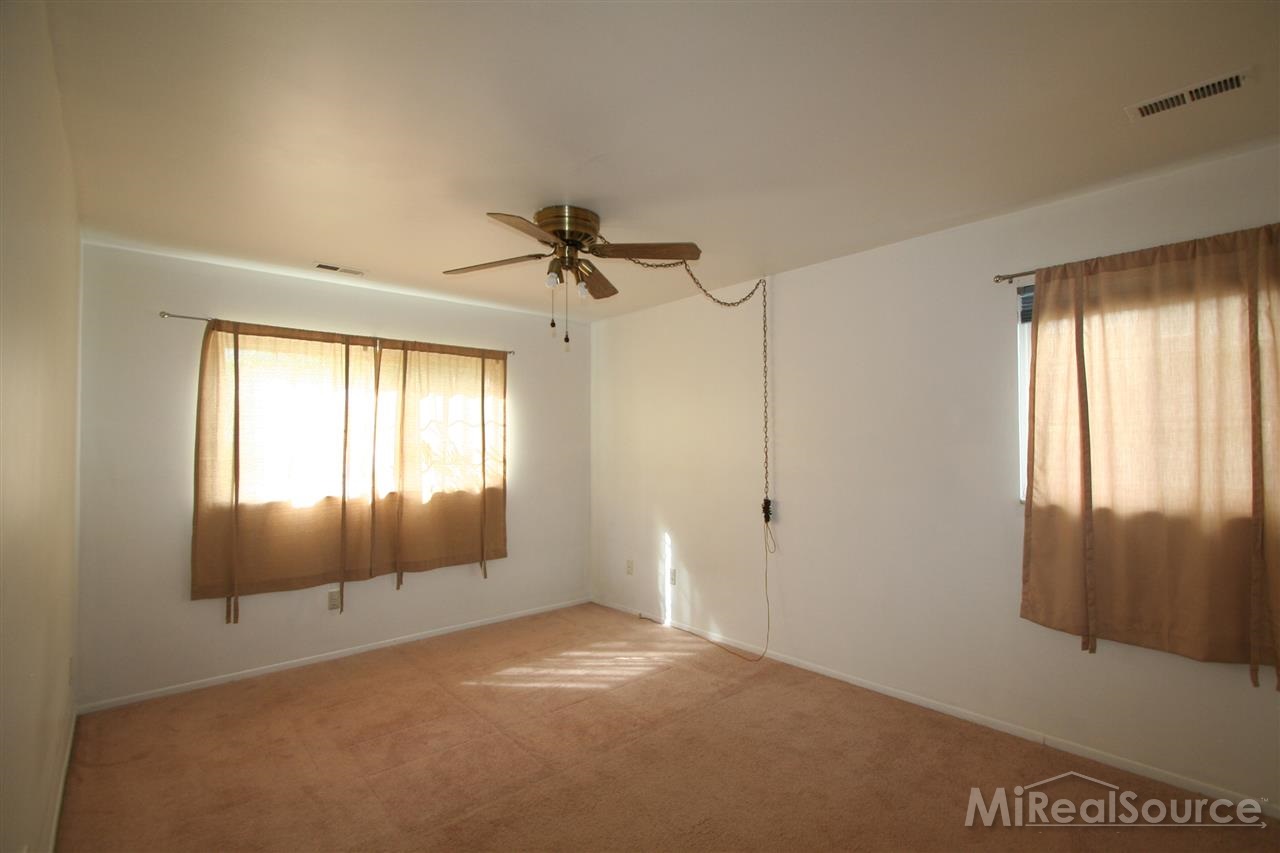 480 Baldwin Avenue, Unit 19 Rochester, MI 48307 - Photo 9 of 22 31211031-8.JPG