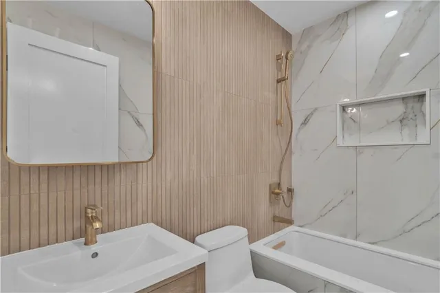 $1,995,000 | 266 10th Street, Unit 3 | Gowanus