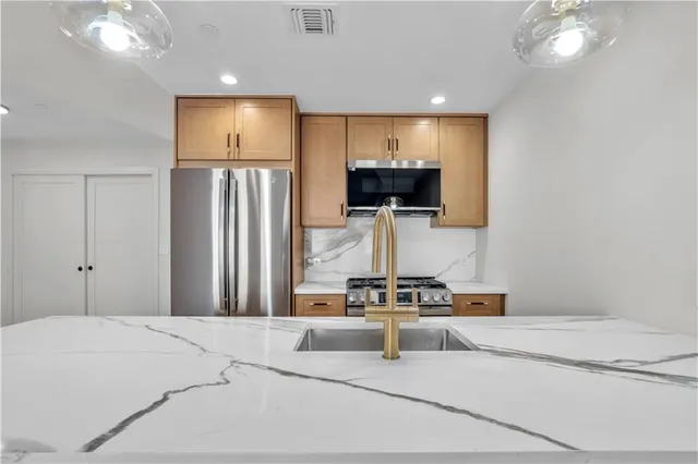 $1,995,000 | 266 10th Street, Unit 3 | Gowanus