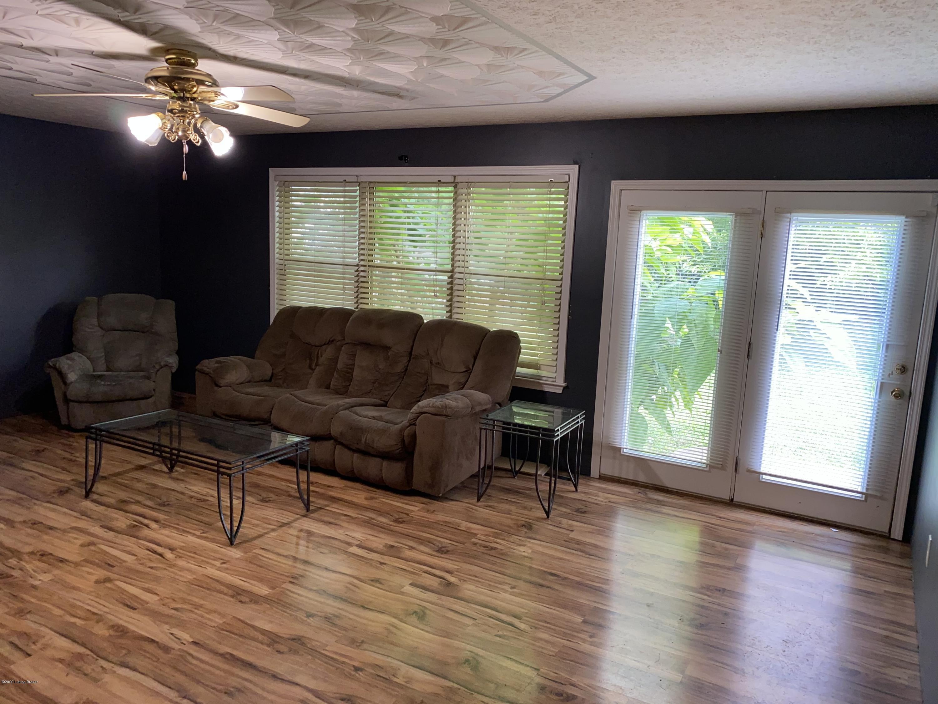 4531 Dover Road Louisville, KY 40216 - Photo 12 of 18 IMG-7109